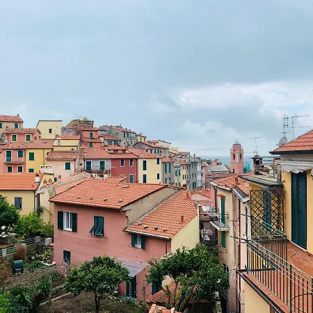 La Finestra Sul Campanile, Apartman Tellaro