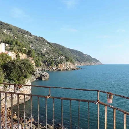 La Finestra Sul Campanile, Tellaro