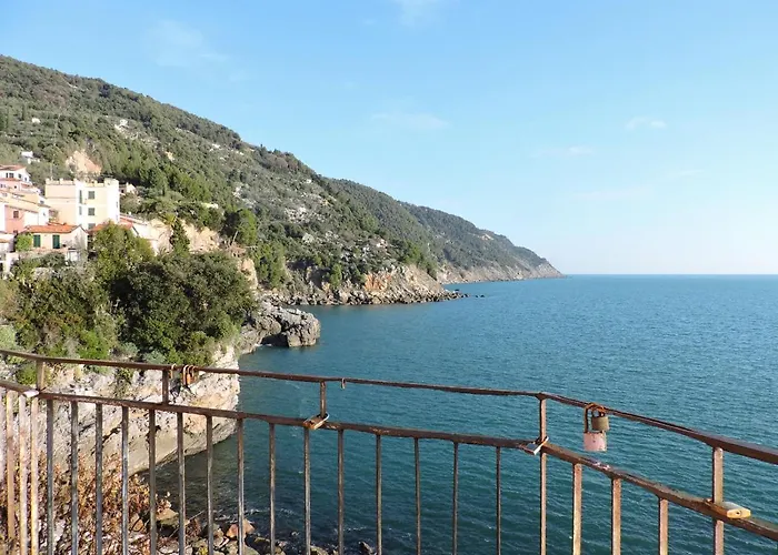La Finestra Sul Campanile, Tellaro